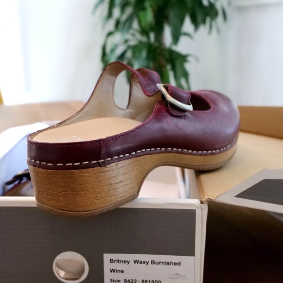 Dansko Britney Waxy Burnished Wine Clogs, 10.5 — NWT - Picture 4 of 10